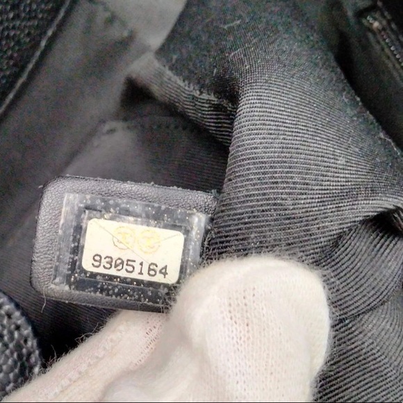 CHANEL
BLACK QUILTED CAVIAR PETITE SHOPPING TOTE (PST) - Picture 6 of 6